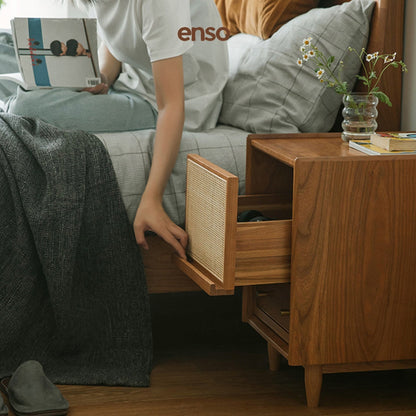 KINU Bedside Table